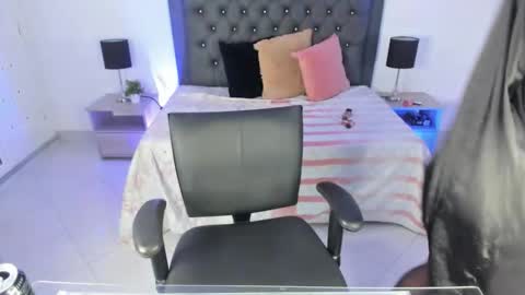 Lucia online show from 11.08.25