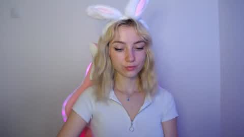Snapshot of luciacam20 chatting on 07.19.26 Lucy online show from 07.19.26