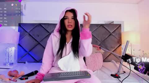 Lucia online show from 11.25.25