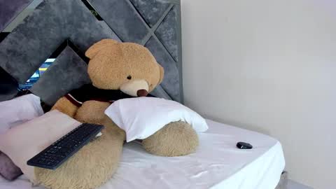 Lucia Gray online show from 10.24.25