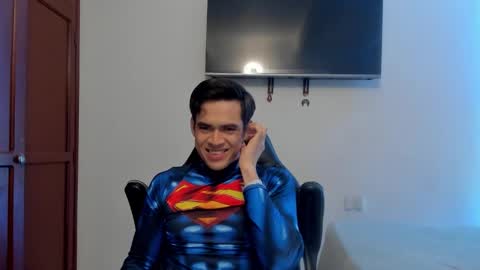 Snapshot of lucian_gomez chatting on 10.26.25 Lucian Gomez online show from 10.26.25