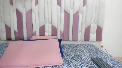 instagram luciana417  online show from 02.11.25