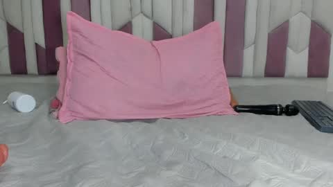 instagram luciana417  online show from 03.01.25