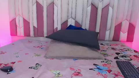 instagram luciana417  online show from 09.27.25