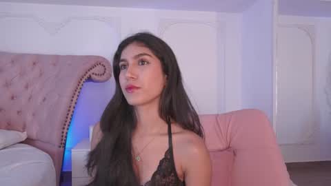 Snapshot of luciana_roa chatting on 06.27.26 Luciana online show from 06.27.26