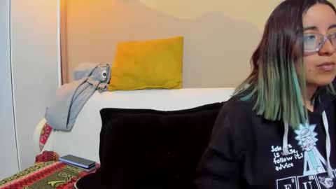 Snapshot of lucianacapisce chatting on 10.16.25 Dani 3 online show from 10.16.25