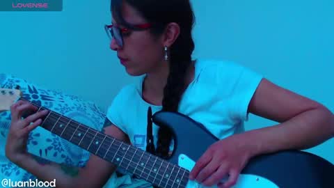 Snapshot of lucianahalen chatting on 06.04.26 Lucy online show from 06.04.26