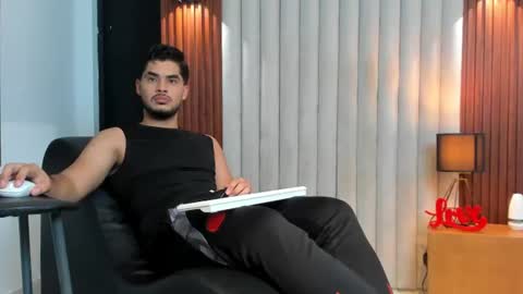Snapshot of luciano_vitale_ chatting on 07.16.26 Luciano online show from 07.16.26
