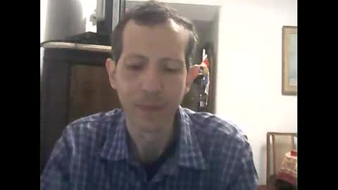 Snapshot of lucianoaxel chatting on 12.25.24 Luciano online show from 12.25.24