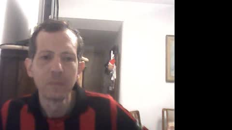 Snapshot of lucianoaxel chatting on 01.02.25 Luciano online show from 01.02.25