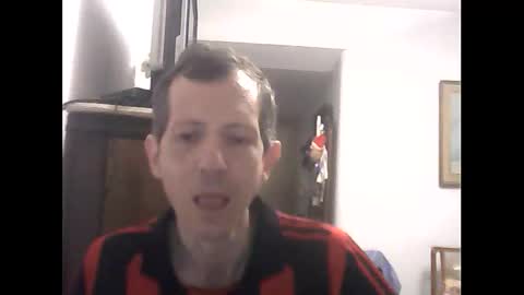 Snapshot of lucianoaxel chatting on 01.03.25 Luciano online show from 01.03.25