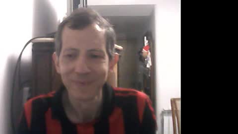 Snapshot of lucianoaxel chatting on 01.13.25 Luciano online show from 01.13.25