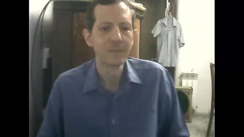 Snapshot of lucianoaxel chatting on 02.05.25 Luciano online show from 02.05.25