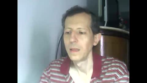 Snapshot of lucianoaxel chatting on 02.20.25 Luciano online show from 02.20.25
