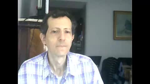 Snapshot of lucianoaxel chatting on 10.21.25 Luciano online show from 10.21.25