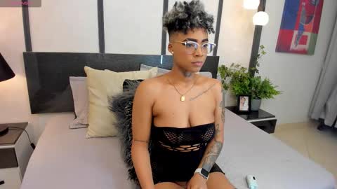  lucia wallace  online show from 01.31.26