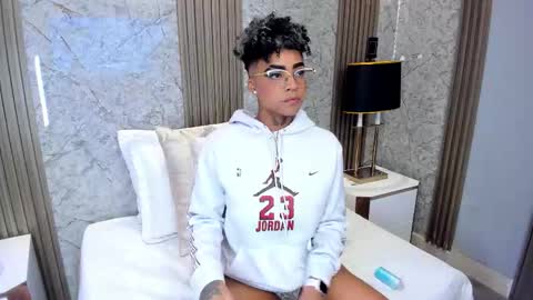  lucia wallace  online show from 03.03.26