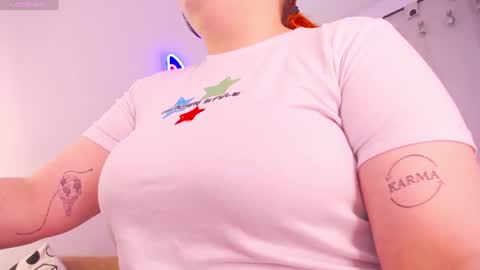 Snapshot of lucie_nicolls chatting on 06.20.26 Lucie online show from 06.20.26