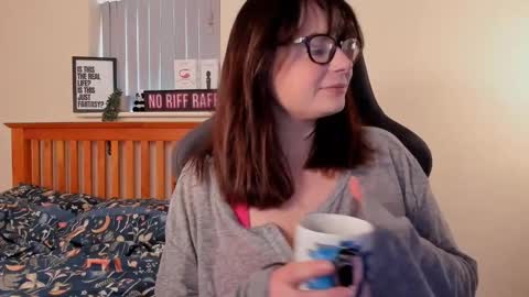 Snapshot of luciewintersuk chatting on 01.13.25 Lucie Winters online show from 01.13.25