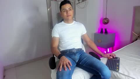 Leo online show from 11.20.25