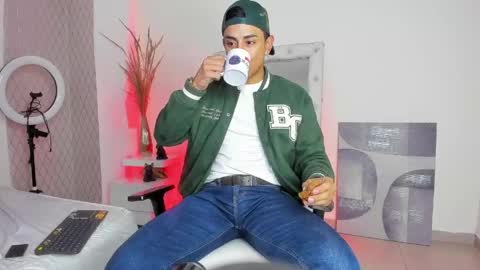 Snapshot of lucii_fer_ chatting on 04.28.26 Leo online show from 04.28.26