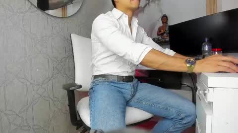 Snapshot of lucii_fer_ chatting on 05.23.26 Leo online show from 05.23.26
