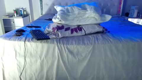 Snapshot of luciifer_hills chatting on 12.25.24 luciifer_hills online show from 12.25.24