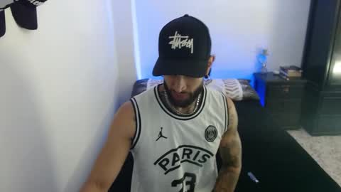 Snapshot of luciifer_hills chatting on 11.24.25 luciifer_hills online show from 11.24.25