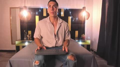 Snapshot of lucio__fox chatting on 12.15.25 Lucio online show from 12.15.25