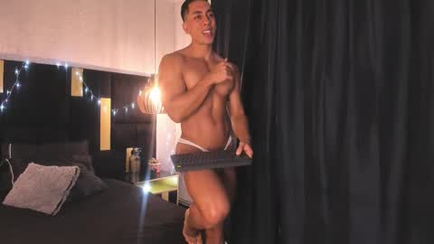 Snapshot of lucio__fox chatting on 12.21.25 Lucio online show from 12.21.25