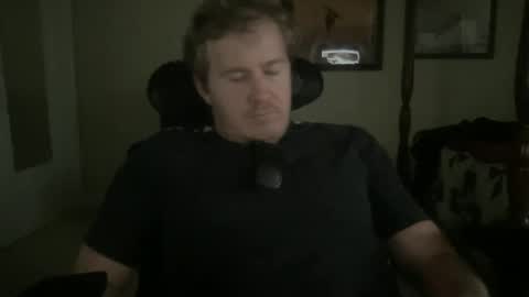 Snapshot of luckboy698 chatting on 02.11.25 luckboy698 online show from 02.11.25