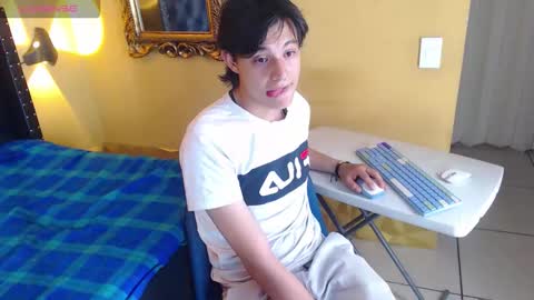 Snapshot of luckk_ chatting on 03.31.26 luckk_ online show from 03.31.26