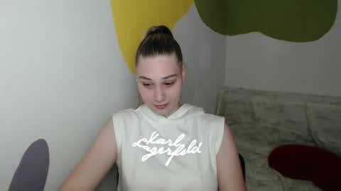 Snapshot of lucky_barbie chatting on 05.26.26 Grace online show from 05.26.26