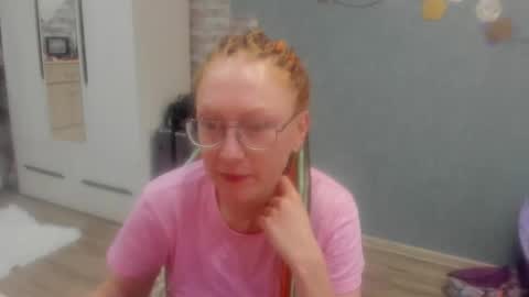 Snapshot of lucky_licky20 chatting on 11.19.25 lucky_licky20 online show from 11.19.25