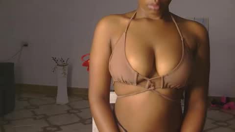 Snapshot of lucky_n_shyshy chatting on 10.24.25 lucky_n_shyshy online show from 10.24.25