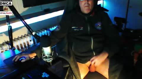 Snapshot of luckyfreak1 chatting on 12.22.24 call me Stefan online show from 12.22.24