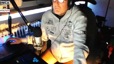 Snapshot of luckyfreak1 chatting on 12.25.24 call me Stefan online show from 12.25.24