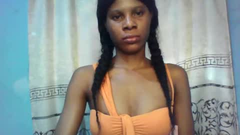 Snapshot of luckymadequeen chatting on 01.29.25 Gloria online show from 01.29.25