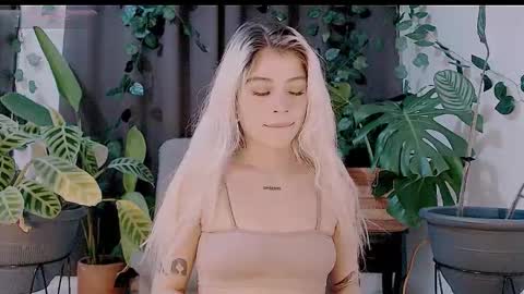 luckysapphire777 online show from 10.31.25