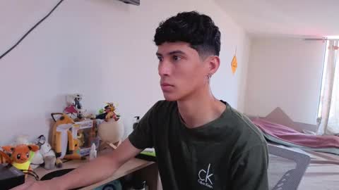 Lu Independent Model online show from 03.19.26