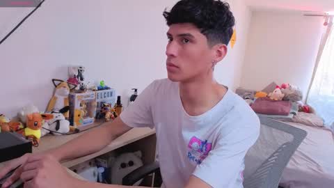 Lu Independent Model online show from 03.21.26