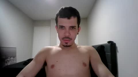 Snapshot of lucxn chatting on 11.08.25 lucxn online show from 11.08.25