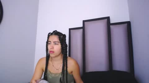 Snapshot of lucy__23 chatting on 11.21.25 online show from 11.21.25