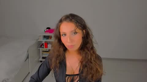 Snapshot of lucy__ray chatting on 01.15.26 lucy__ray online show from 01.15.26