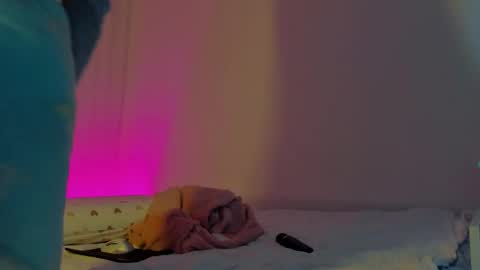 Snapshot of lucy__ray chatting on 04.18.26 lucy__ray online show from 04.18.26