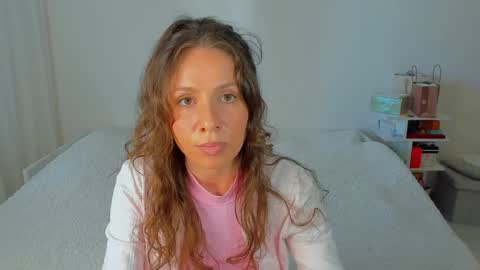Snapshot of lucy__ray chatting on 05.14.26 lucy__ray online show from 05.14.26