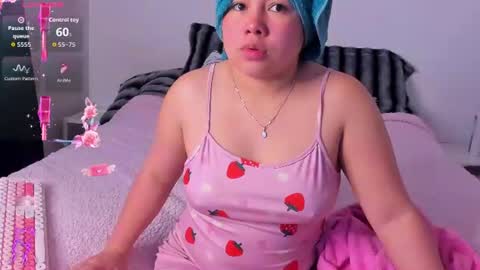 Snapshot of lucy_blush99 chatting on 06.18.26 lucy blush99 online show from 06.18.26