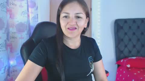 Snapshot of lucy_chanell chatting on 01.19.25 lucy online show from 01.19.25