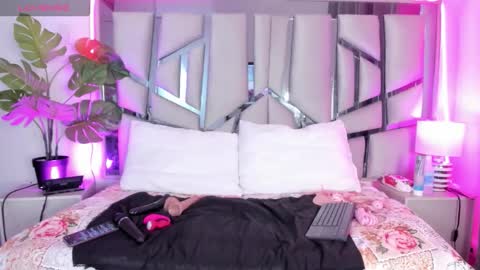 lucy_davies_ online show from 03.18.26