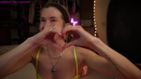 Snapshot of lucy_gooosey chatting on 01.11.25 Lucy. online show from 01.11.25